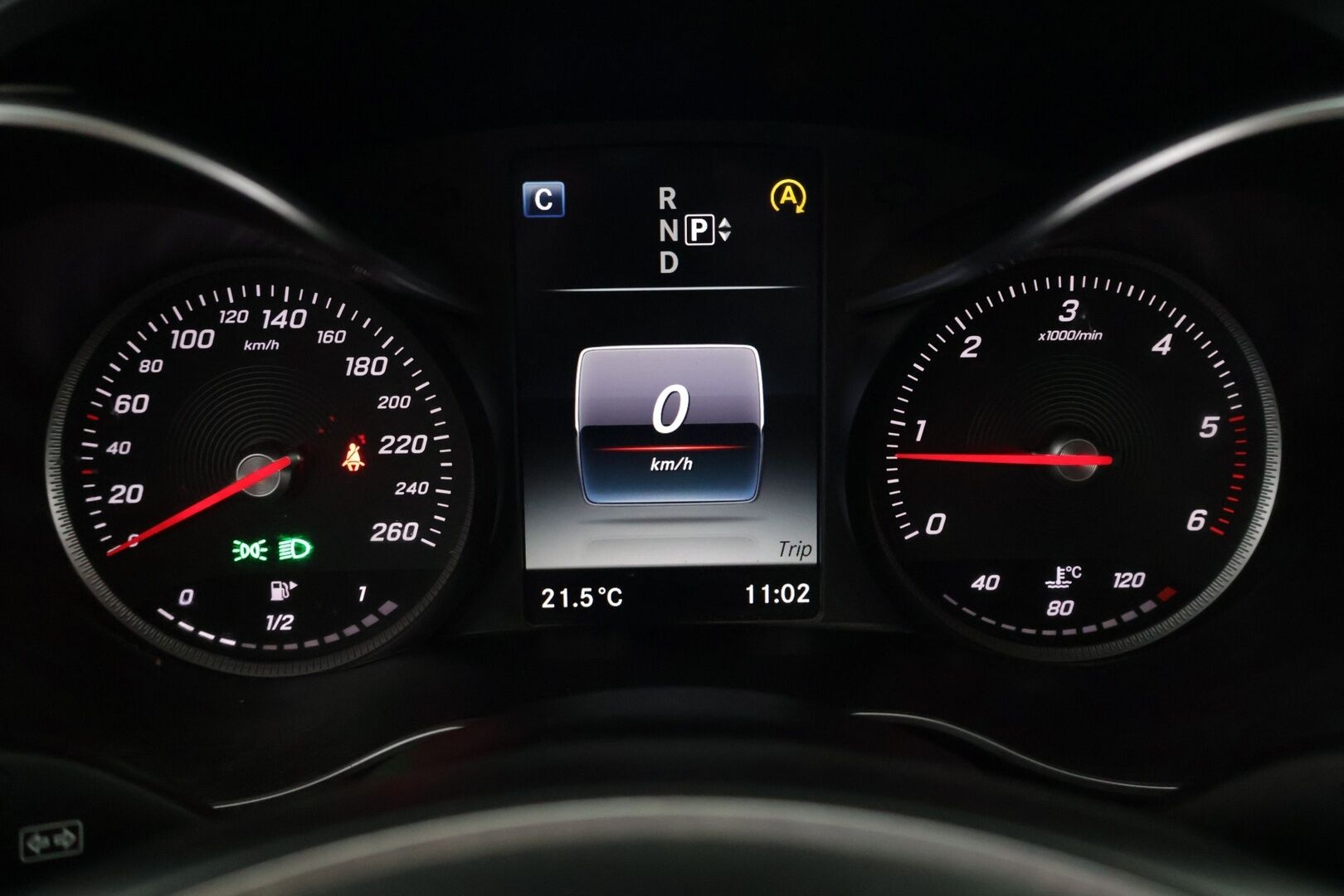 Mercedes-Benz C 2015 220 BlueTec A Premium Business - | Avantgarde | ILS LED | BLIS | Koukku | Park Assist | P.tutkat | IHC+ | 1 om. Suomi |