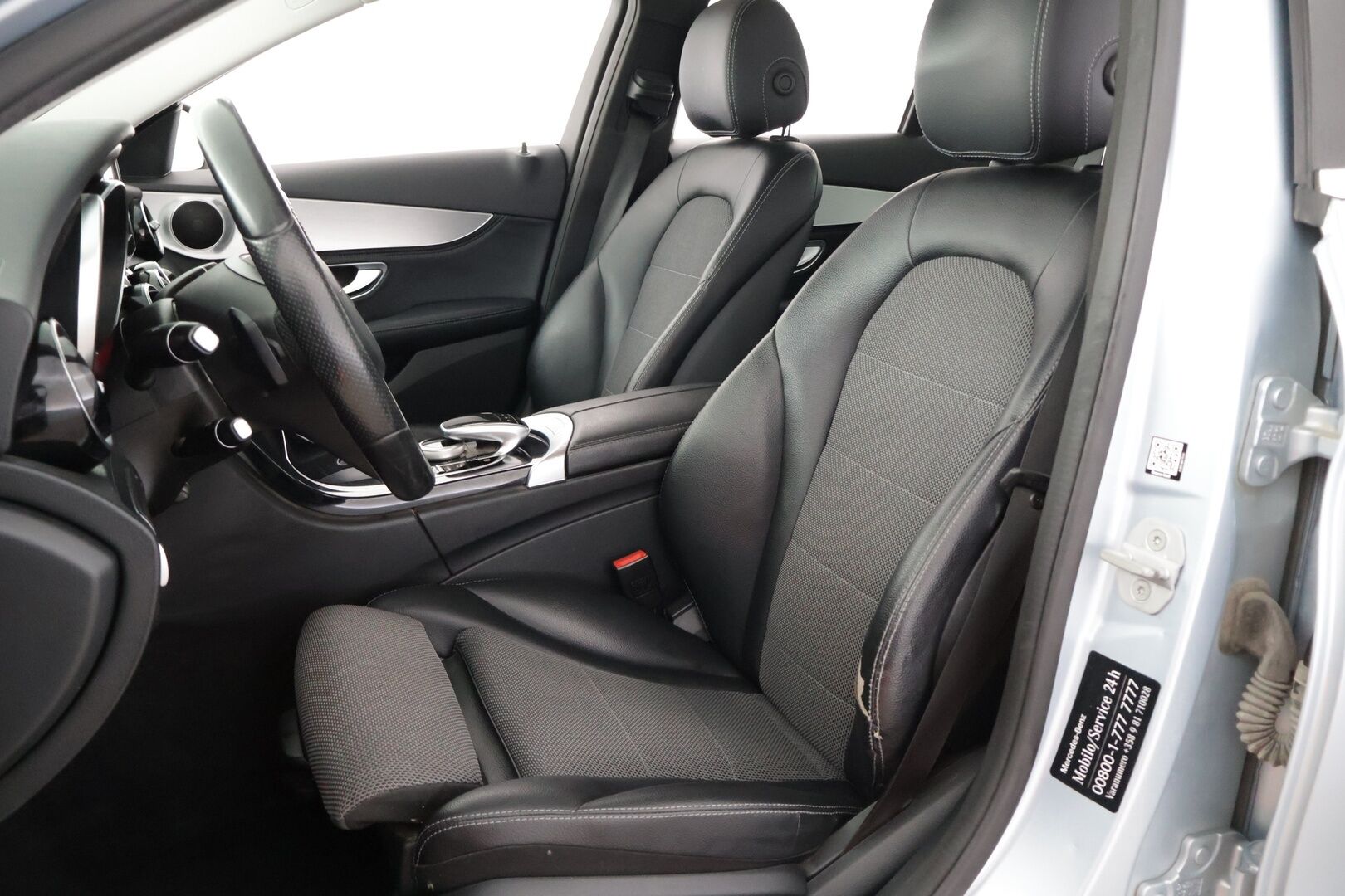 Mercedes-Benz C 2015 220 BlueTec A Premium Business - | Avantgarde | ILS LED | BLIS | Koukku | Park Assist | P.tutkat | IHC+ | 1 om. Suomi |