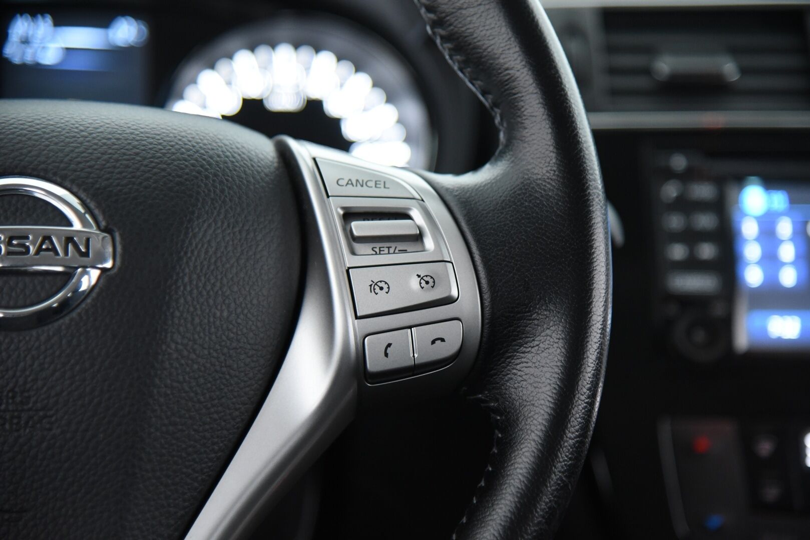 Nissan Pulsar 2015 DIG-T 115 Business 360 Xtronic / Suomi auto / Vakkari / 360 / Blis - Jakoketju juuri vaihdettu! / Lohko- + sisätilalämmitin / 2x renkaat / Huoltokirja