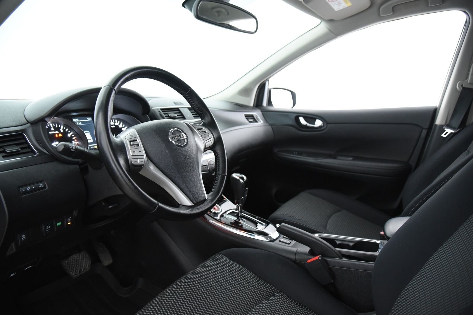 Nissan Pulsar 2015 DIG-T 115 Business 360 Xtronic / Suomi auto / Vakkari / 360 / Blis - Jakoketju juuri vaihdettu! / Lohko- + sisätilalämmitin / 2x renkaat / Huoltokirja