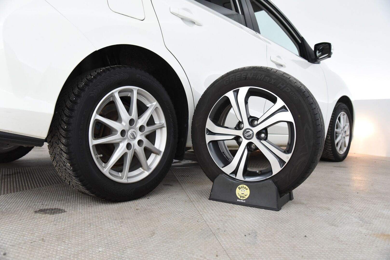 Nissan Pulsar 2015 DIG-T 115 Business 360 Xtronic / Suomi auto / Vakkari / 360 / Blis - Jakoketju juuri vaihdettu! / Lohko- + sisätilalämmitin / 2x renkaat / Huoltokirja