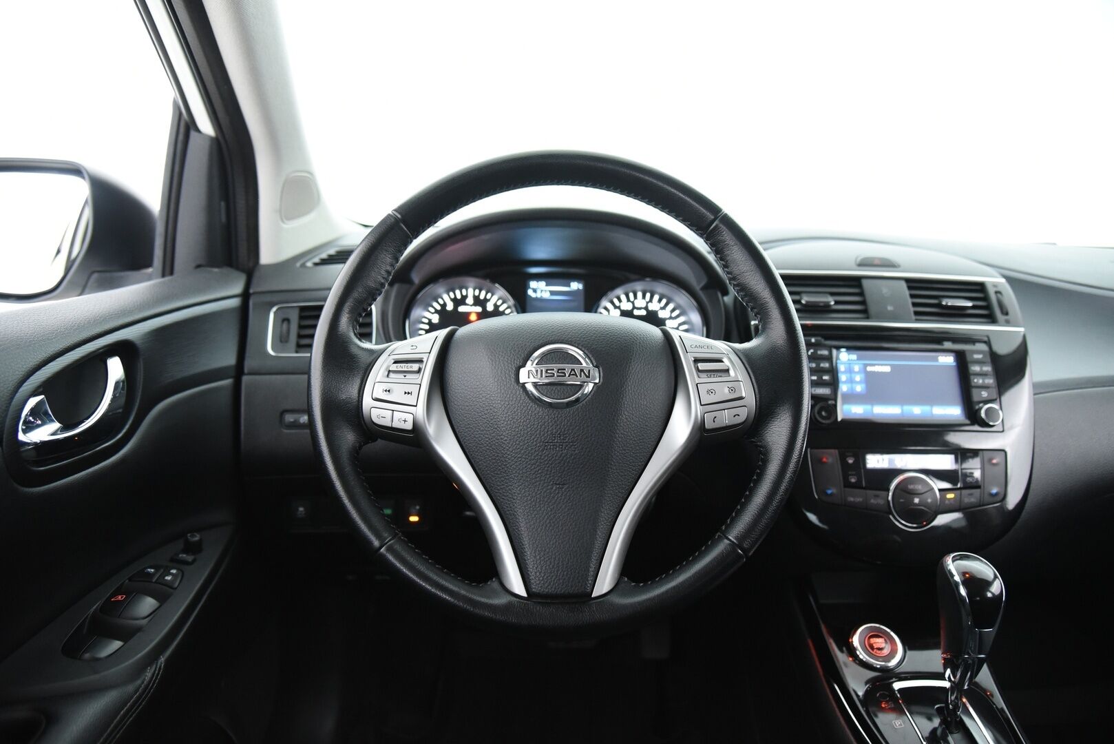 Nissan Pulsar 2015 DIG-T 115 Business 360 Xtronic / Suomi auto / Vakkari / 360 / Blis - Jakoketju juuri vaihdettu! / Lohko- + sisätilalämmitin / 2x renkaat / Huoltokirja