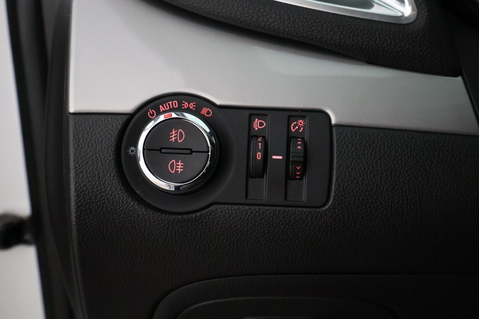 Opel Mokka 2015 5-ov Drive 1,4 Turbo 103kW AT6 - Suomiauto / Vetokoukku / Vakkari / Lohkolämmitin / Ratinlämmitin / P.Tutkat / Juuri katsastettu!