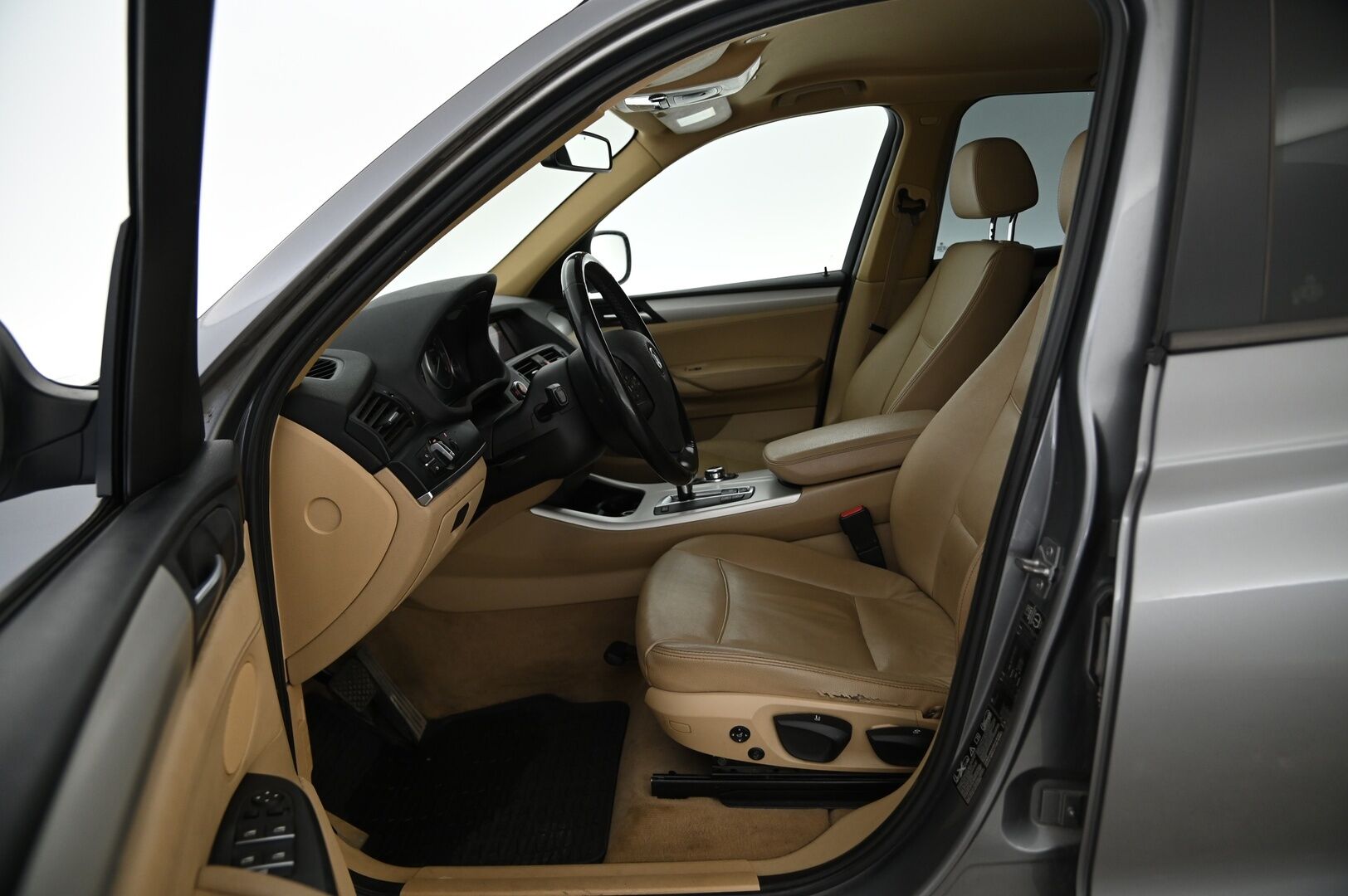 BMW X3 2012 xDrive20d TwinPower Turbo A F25 Business Automatic Edition * Proff navi / Vetokoukku / Lohko+sis-p / Nahat / P. tutkat* - Myydään vain Huutokaupat.com! Katsastettu 03/25! Uudehkot talvi renkaat! Hyvät varusteet!