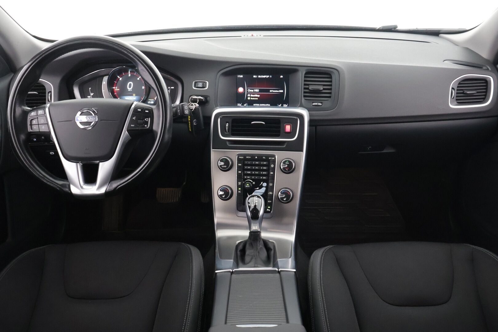 Volvo V60 2014 D4 Business aut - *Suomi-auto / Vetokoukku / Webasto / Digimittaristo / Vakkari / On call / 2x renkaat*