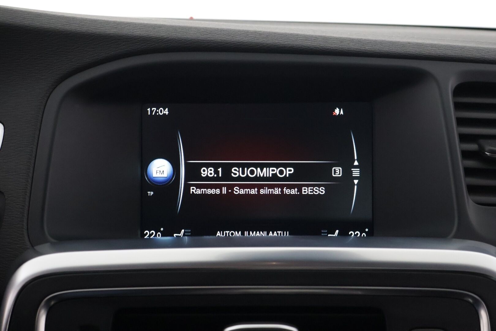 Volvo V60 2014 D4 Business aut - *Suomi-auto / Vetokoukku / Webasto / Digimittaristo / Vakkari / On call / 2x renkaat*