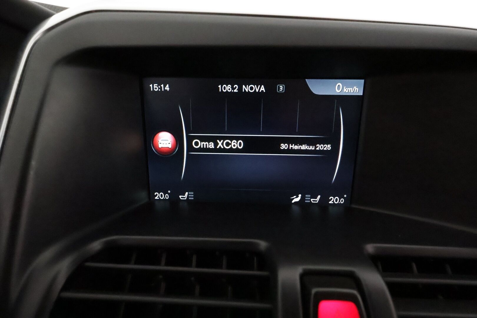 Volvo XC60 2014 D4 AWD Momentum aut **Vakkari / Webasto / Aktiiv. Bi-Xenon / Navi / Koukku / Sähköluukku / Muistipenkki** - Suomi-auto / Kahdet renkaat aluvanteilla