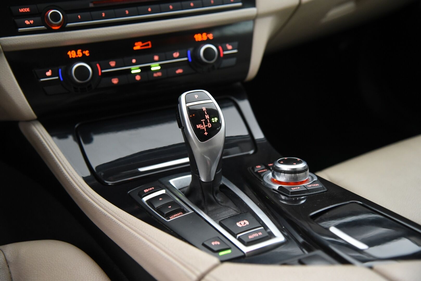 BMW 520 2011 d A F11 Touring / Myydään huutokaupat.comissa! / - / Myydään huutokaupat.comissa! /