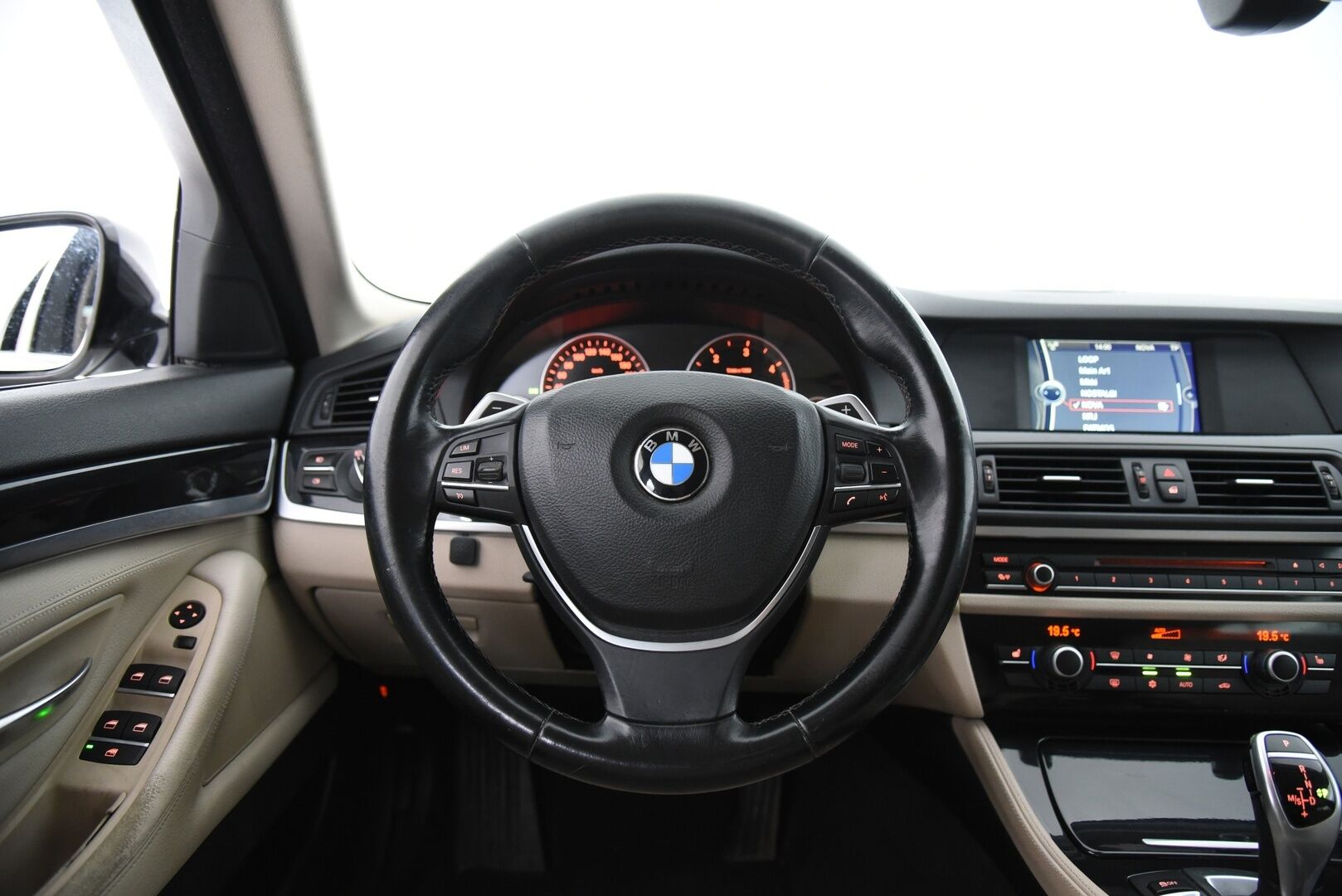 BMW 520 2011 d A F11 Touring / Myydään huutokaupat.comissa! / - / Myydään huutokaupat.comissa! /