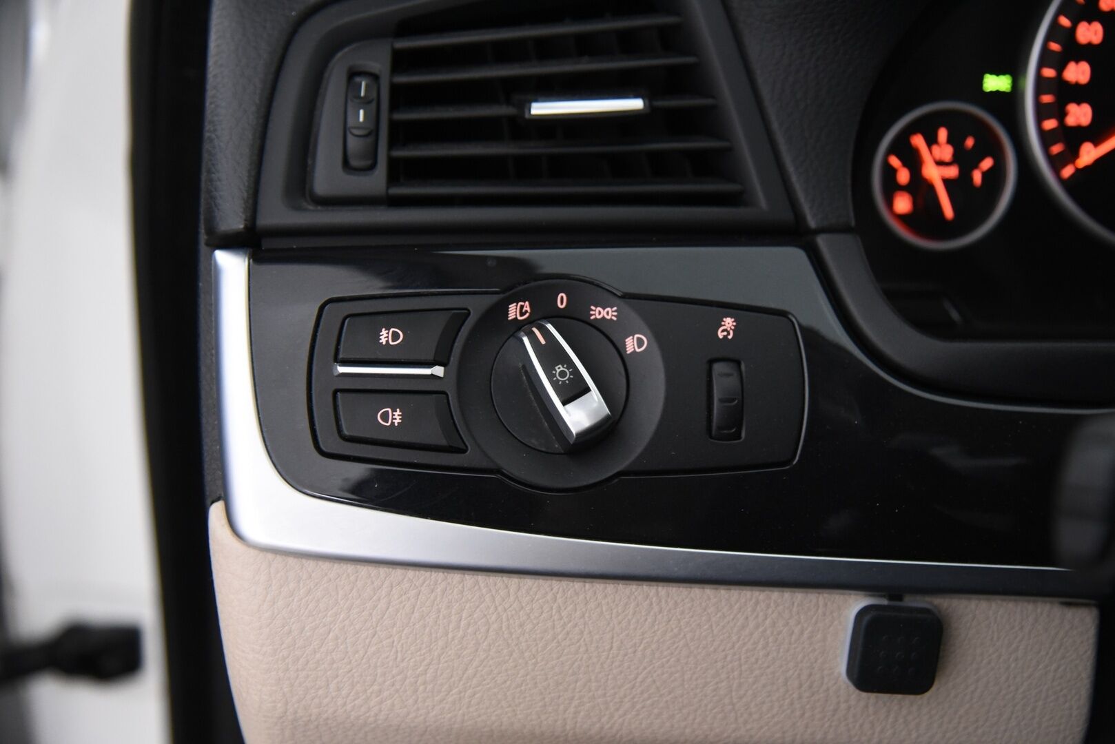 BMW 520 2011 d A F11 Touring / Myydään huutokaupat.comissa! / - / Myydään huutokaupat.comissa! /