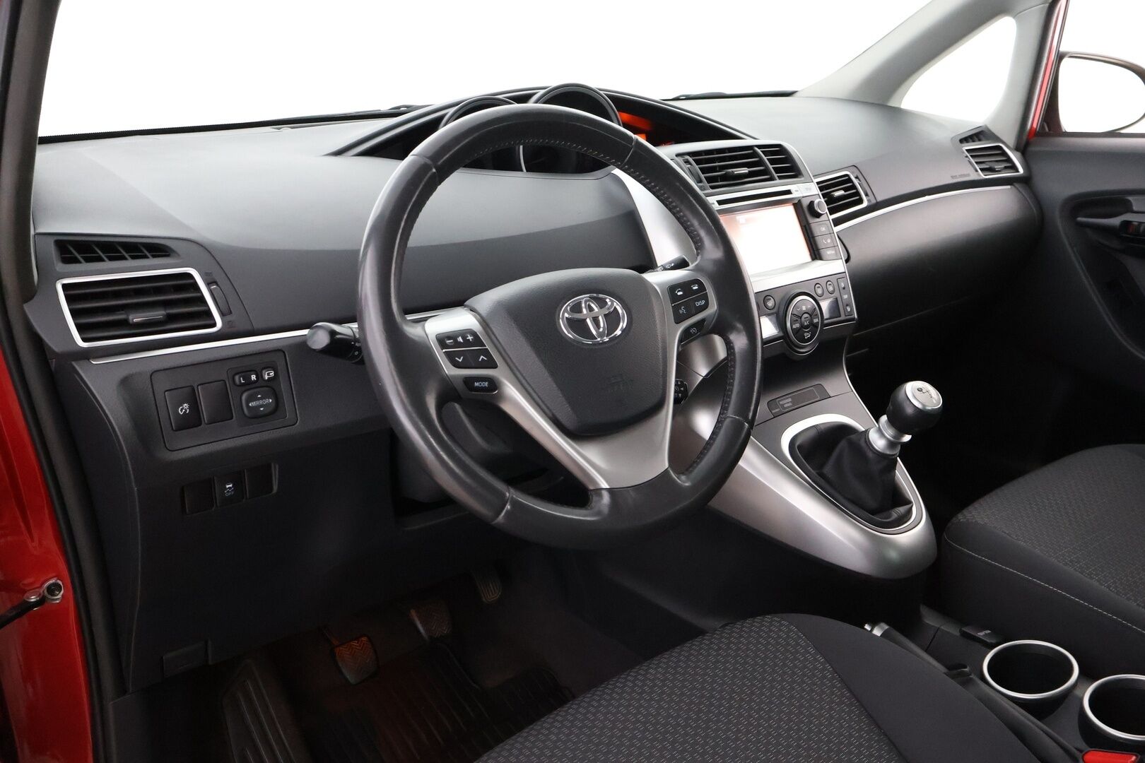 Toyota Verso 2014 1,8 Valvematic Active 7p * 2Om Suomiauto / Peruutuskamera / Navi / Lohko & Sisäpistoke / Vakkari / Xenon - Hyvät nastarenkaat / Uudet kesärenkaat!