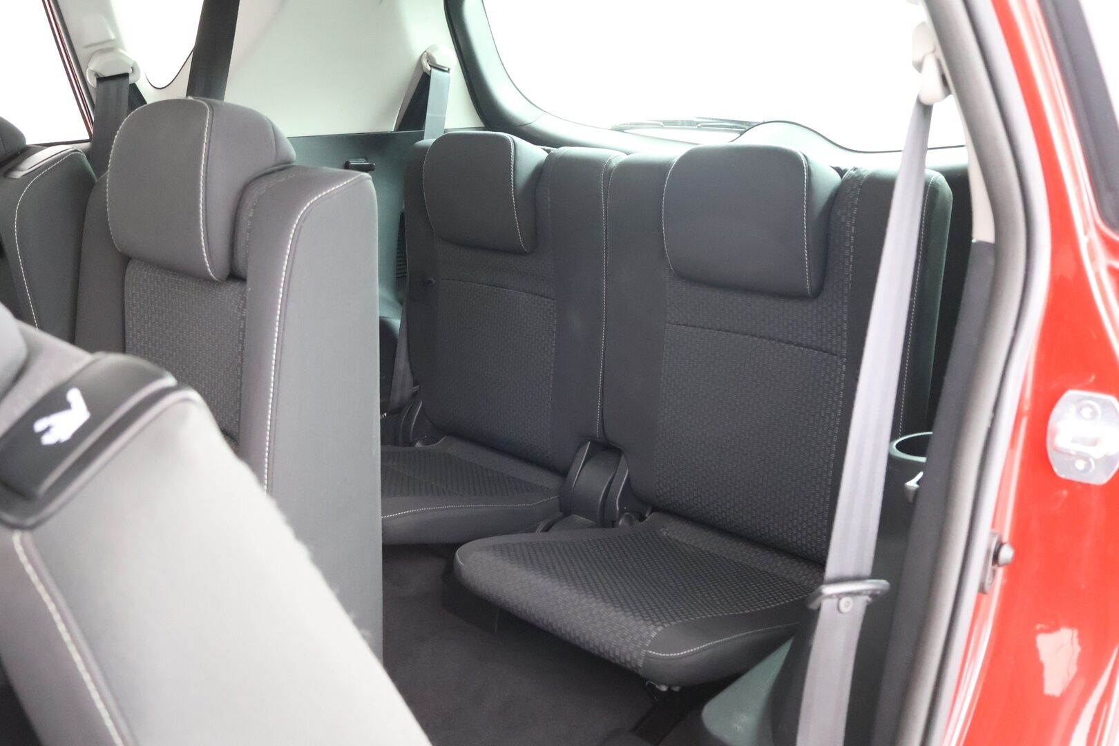 Toyota Verso 2014 1,8 Valvematic Active 7p * 2Om Suomiauto / Peruutuskamera / Navi / Lohko & Sisäpistoke / Vakkari / Xenon - Hyvät nastarenkaat / Uudet kesärenkaat!