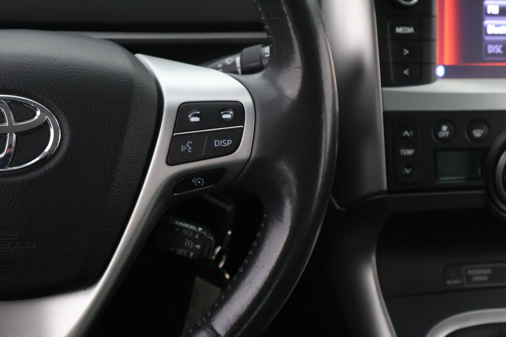 Toyota Verso 2014 1,8 Valvematic Active 7p * 2Om Suomiauto / Peruutuskamera / Navi / Lohko & Sisäpistoke / Vakkari / Xenon - Hyvät nastarenkaat / Uudet kesärenkaat!