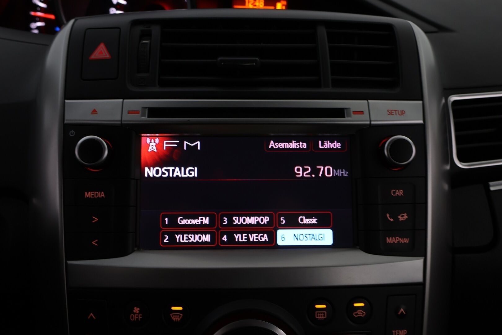 Toyota Verso 2014 1,8 Valvematic Active 7p * 2Om Suomiauto / Peruutuskamera / Navi / Lohko & Sisäpistoke / Vakkari / Xenon - Hyvät nastarenkaat / Uudet kesärenkaat!