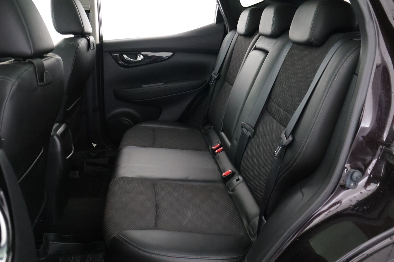 Nissan Qashqai 2014 1,2L Tekna 2WD 6M/T Driver Asst - Suomi-auto | 2x renkaat aluvantein | Lohko | 360-kamera | Lasikatto | BLIS | Keyless