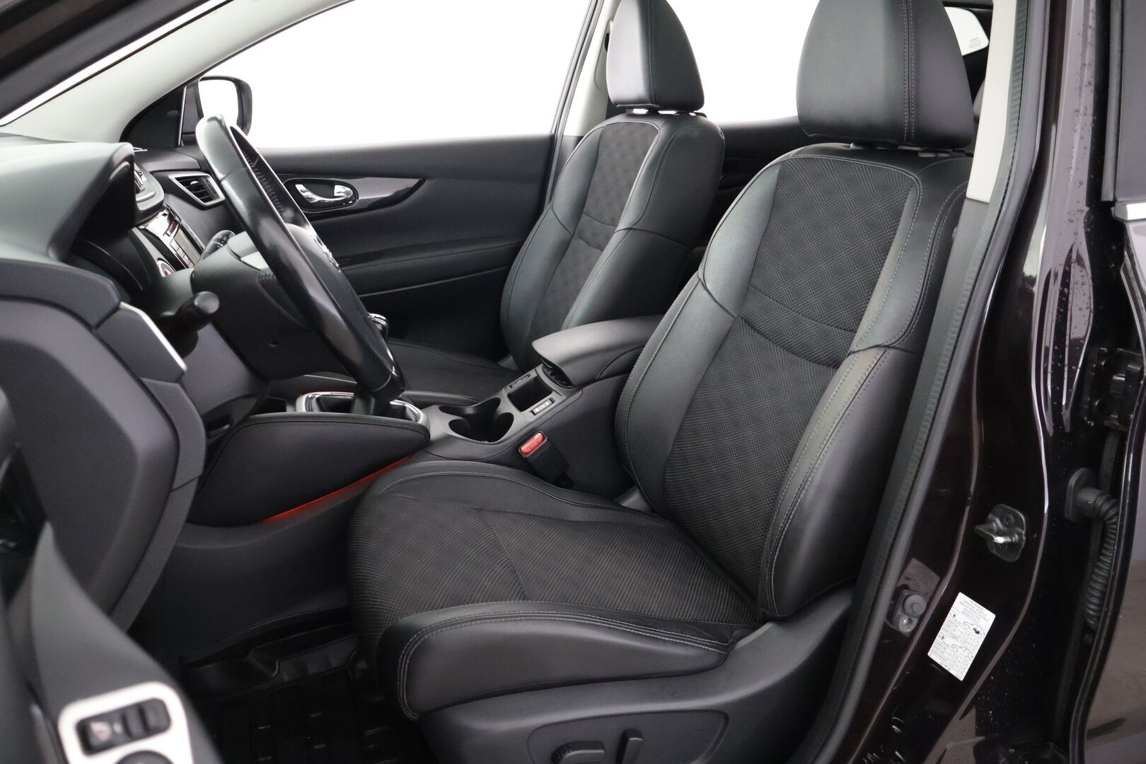 Nissan Qashqai 2014 1,2L Tekna 2WD 6M/T Driver Asst - Suomi-auto | 2x renkaat aluvantein | Lohko | 360-kamera | Lasikatto | BLIS | Keyless