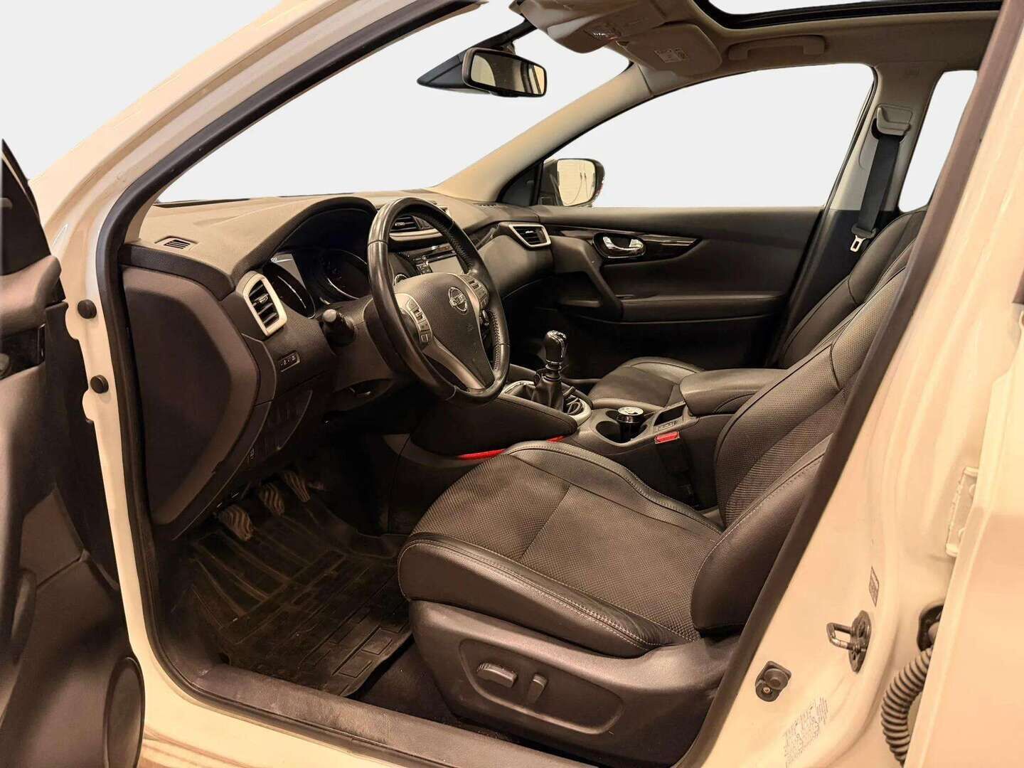 Nissan Qashqai 2014 1,2L Tekna 2WD 6M/T Driver Asst