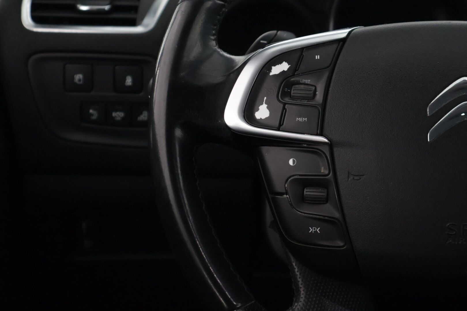 Citroen C4 2014 e-HDi 115 Premium ETG6 Automaatti ** Vakkari / Lohko / Bluetooth / Koukku - * Myydään Huutokaupat.com iän ja kilometrien vuoksi *