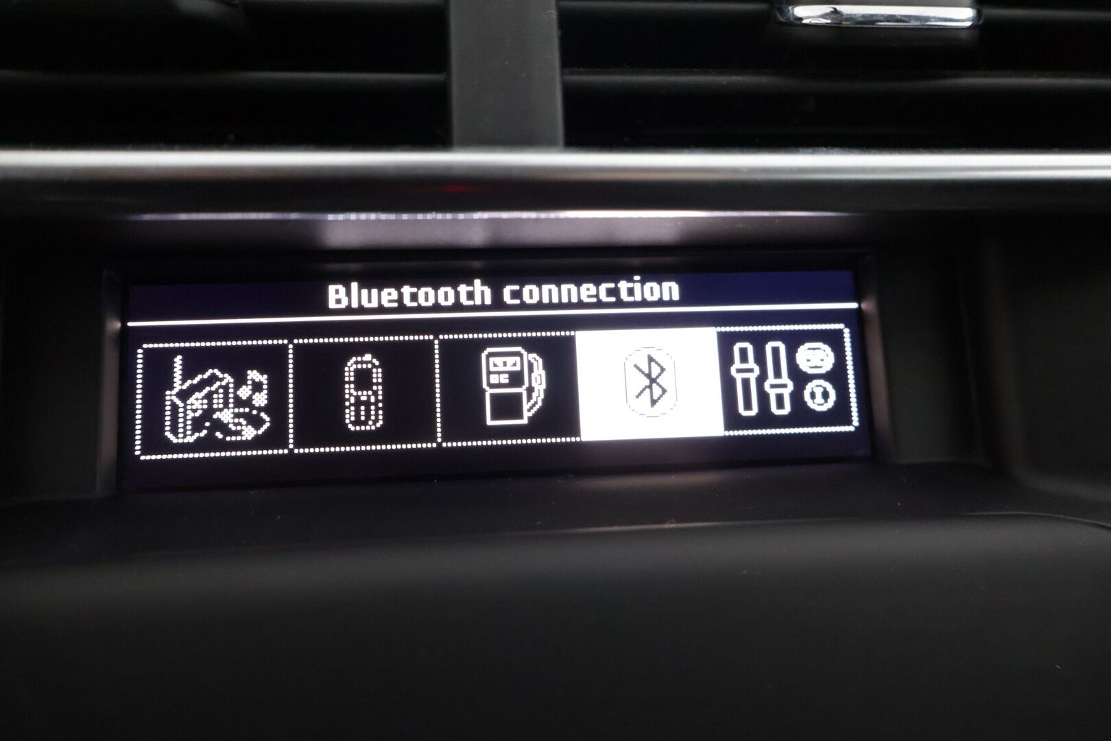 Citroen C4 2014 e-HDi 115 Premium ETG6 Automaatti ** Vakkari / Lohko / Bluetooth / Koukku - * Myydään Huutokaupat.com iän ja kilometrien vuoksi *