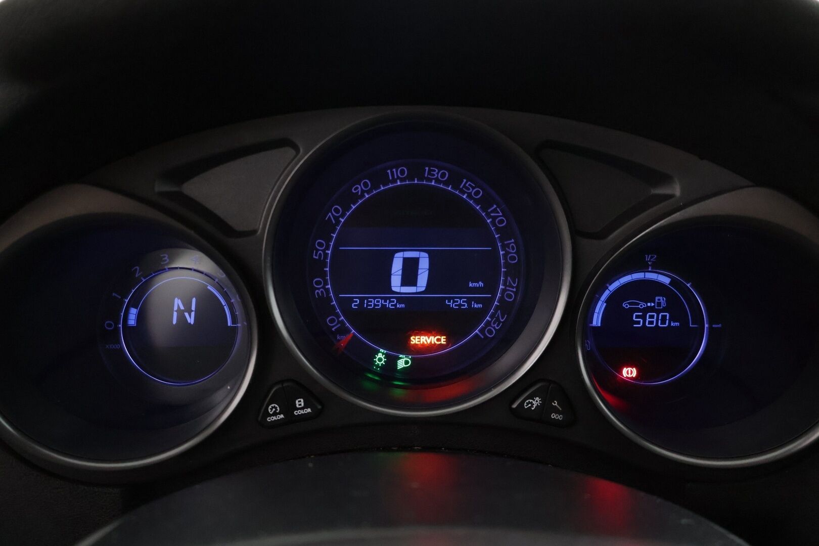 Citroen C4 2014 e-HDi 115 Premium ETG6 Automaatti ** Vakkari / Lohko / Bluetooth / Koukku - * Myydään Huutokaupat.com iän ja kilometrien vuoksi *