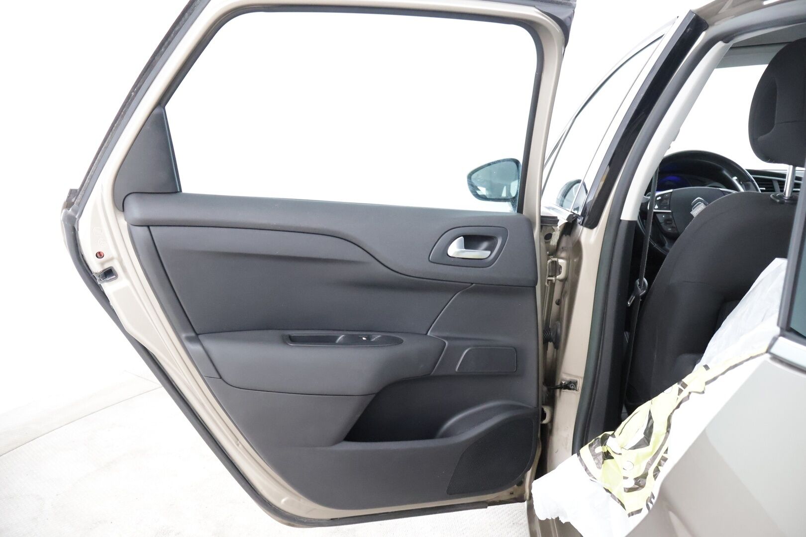 Citroen C4 2014 e-HDi 115 Premium ETG6 Automaatti ** Vakkari / Lohko / Bluetooth / Koukku - * Myydään Huutokaupat.com iän ja kilometrien vuoksi *