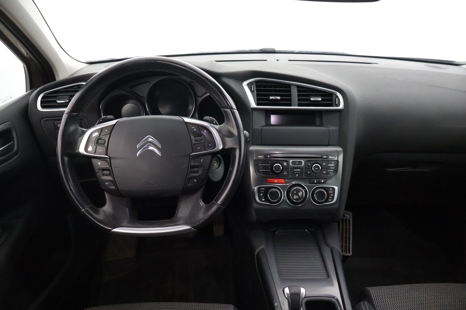 Citroen C4 2014 e-HDi 115 Premium ETG6 Automaatti ** Vakkari / Lohko / Bluetooth / Koukku - * Myydään Huutokaupat.com iän ja kilometrien vuoksi *