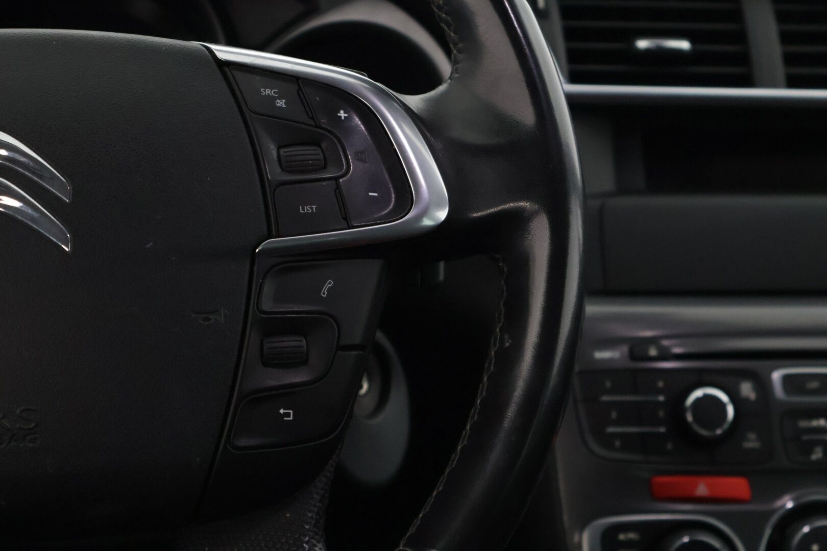 Citroen C4 2014 e-HDi 115 Premium ETG6 Automaatti ** Vakkari / Lohko / Bluetooth / Koukku - * Myydään Huutokaupat.com iän ja kilometrien vuoksi *