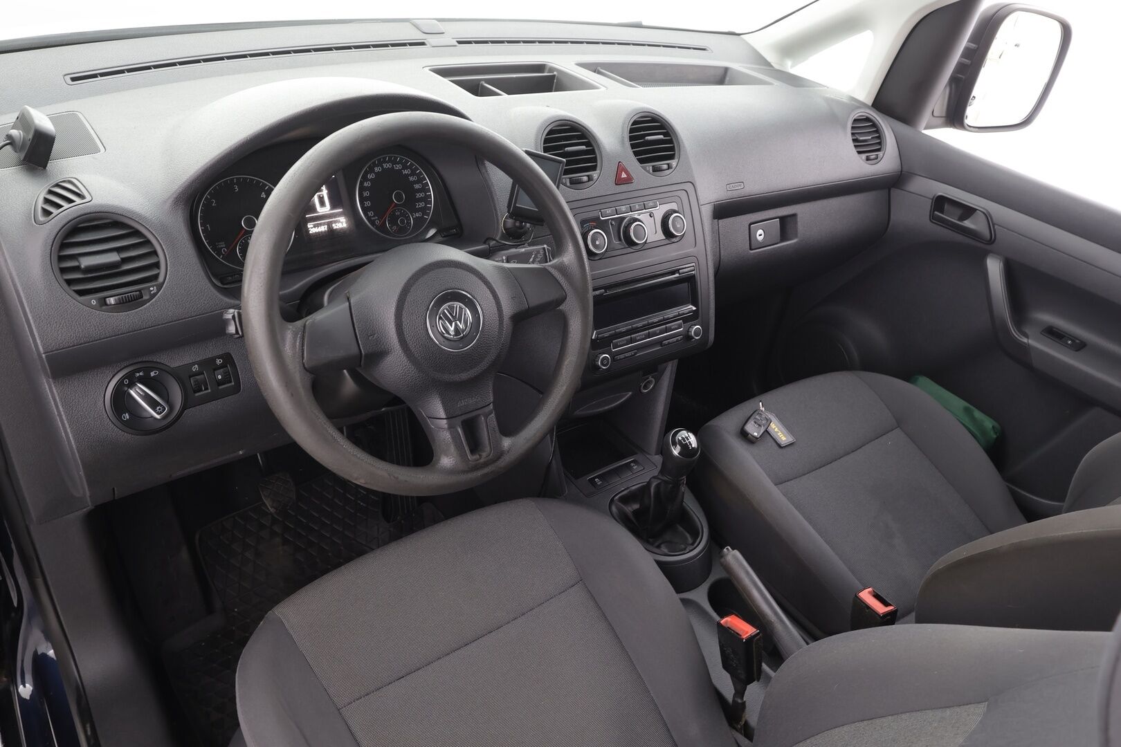 Volkswagen Caddy 2015 umpipakettiauto 1,6 TDI 75kW. BlueMotion Technology * Webasto / Suomi-auto / Bluetooth / Huoltokirja / Kahdet Renkaat * - HULLUT AVAJAISHULINAT KORKOTARJOUS 3,29 %