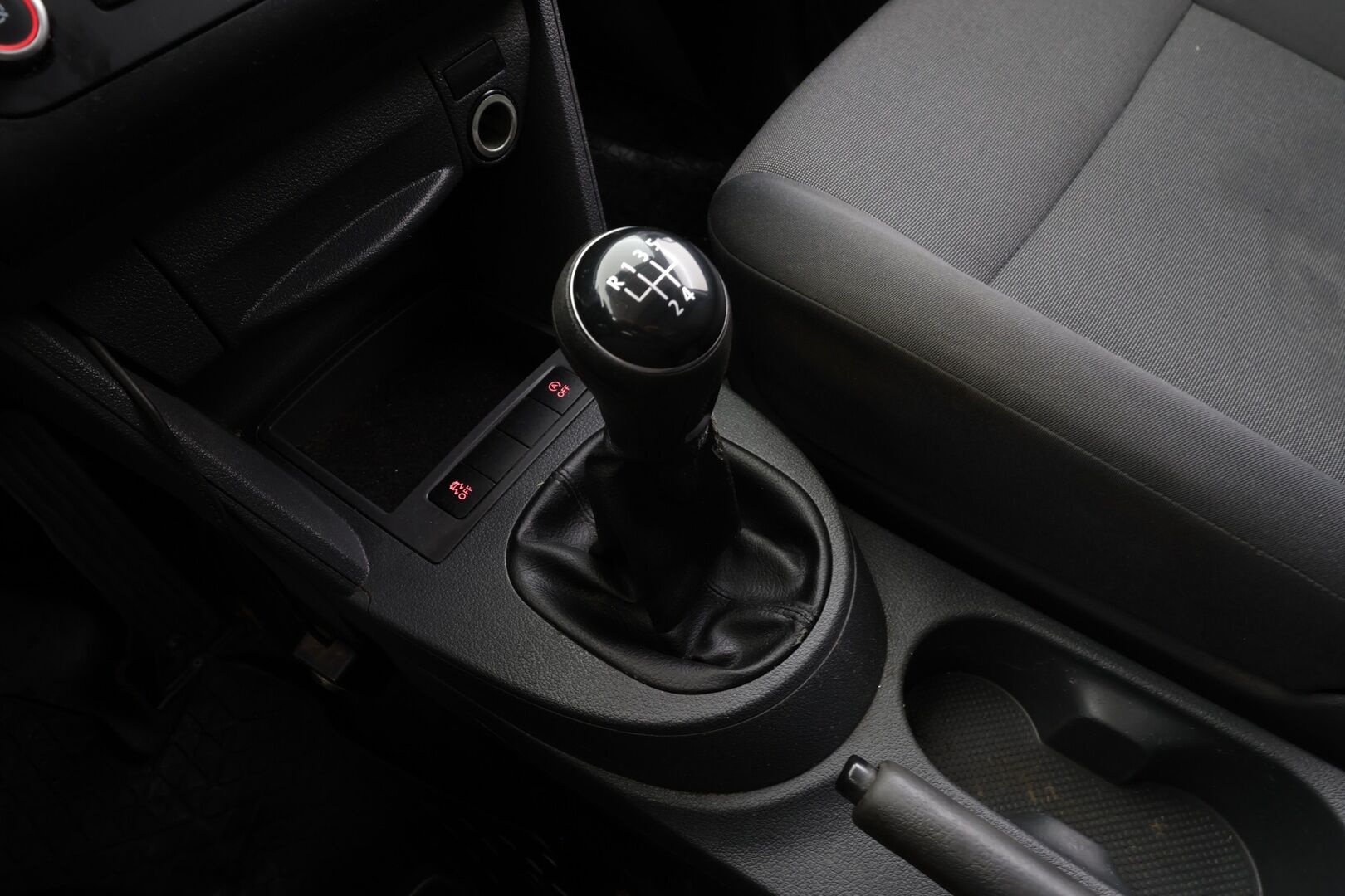 Volkswagen Caddy 2015 umpipakettiauto 1,6 TDI 75kW. BlueMotion Technology * Webasto / Suomi-auto / Bluetooth / Huoltokirja / Kahdet Renkaat * - HULLUT AVAJAISHULINAT KORKOTARJOUS 3,29 %