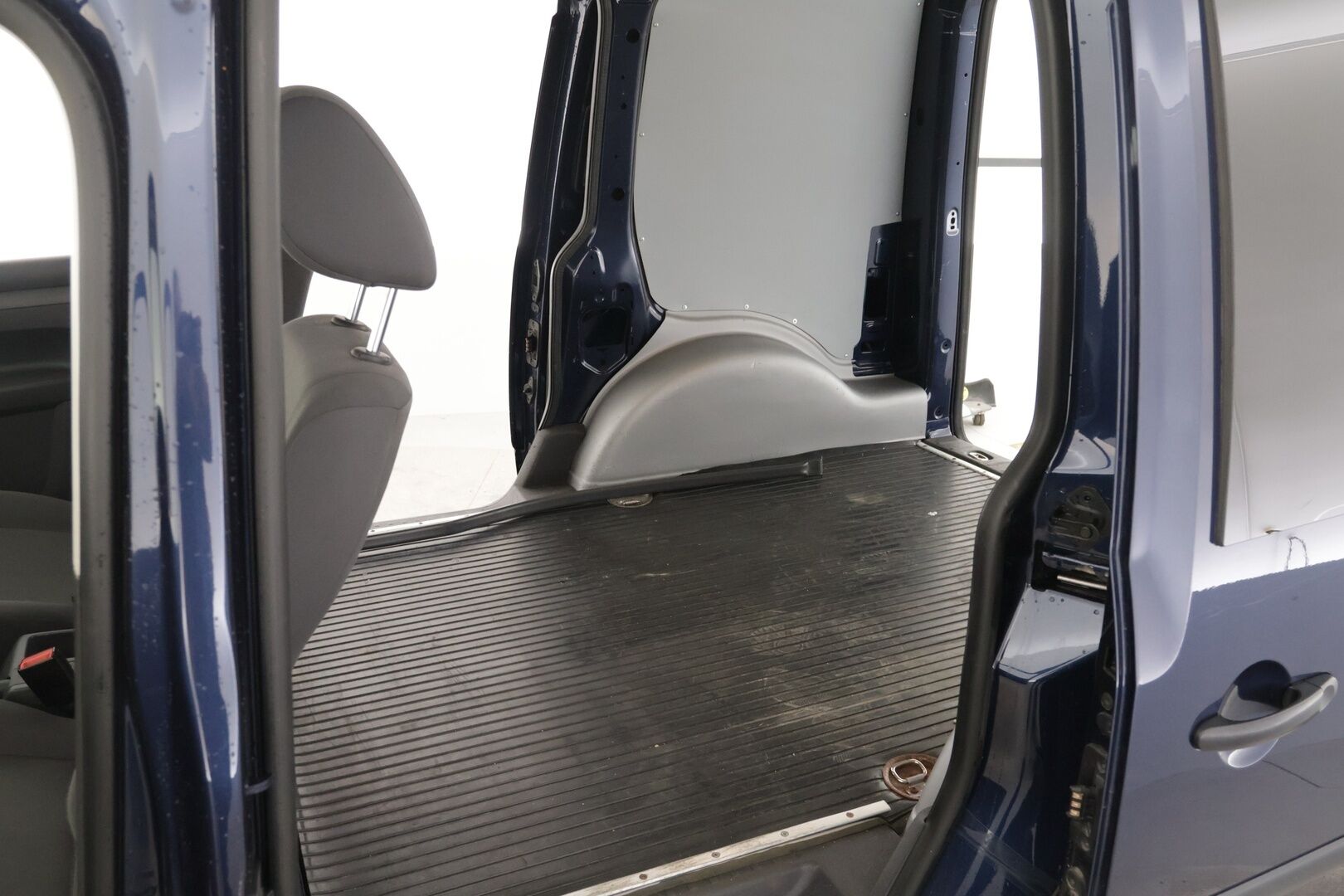 Volkswagen Caddy 2014 umpipakettiauto 1,6 TDI 75kW DSG. BlueMotion Technology - Webasto | Koukku | P.Tutka | Kahdet renkaat | Suomi-auto | Ei Ad-Blueta