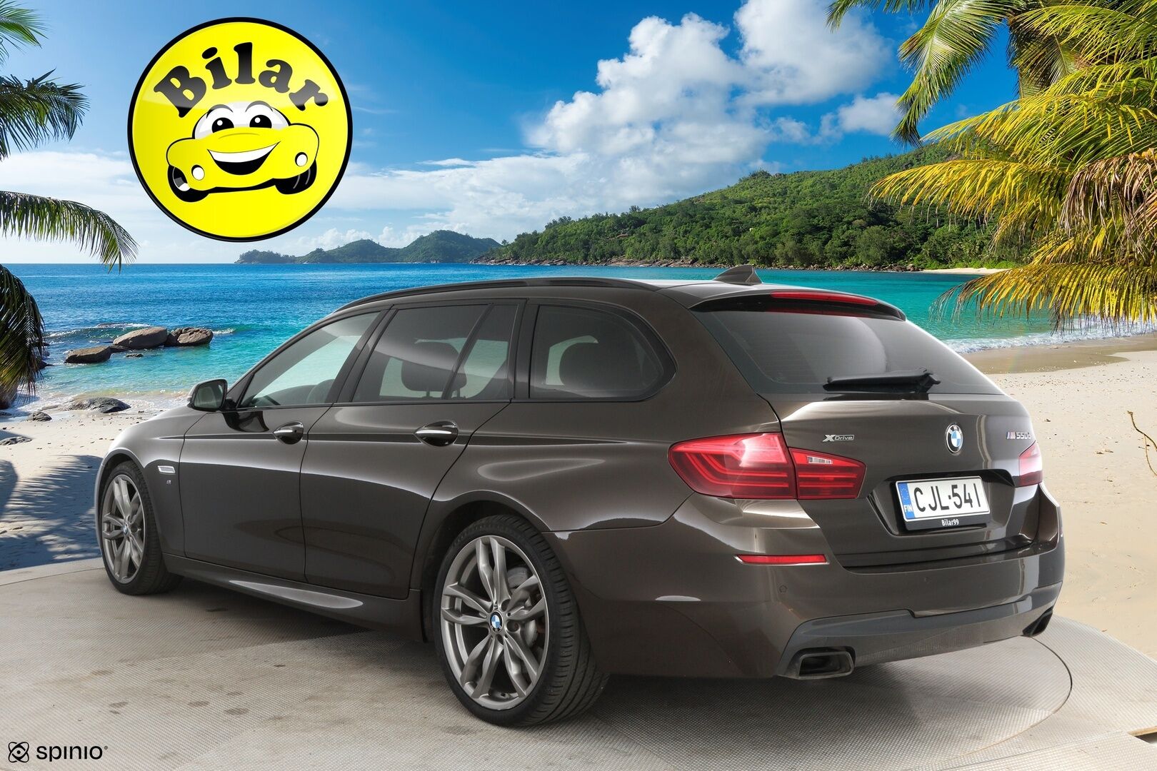 BMW M550D 2014 F11 Touring M550d Sport A xDrive - HUD | Panorama | Prof. Navi | Soft-close | Muistipenkit | Sporttinahat | Shadowline | Pyritbraun Metallic | Suomi-auto | 2x vanteet & renkaat