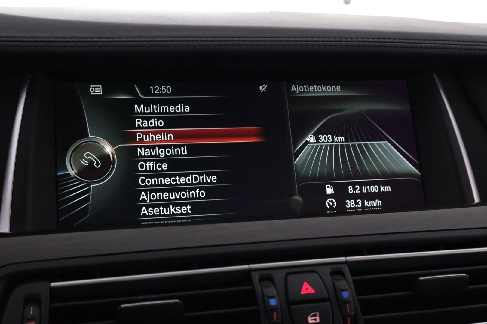 BMW M550D 2014 F11 Touring M550d Sport A xDrive - HUD | Panorama | Prof. Navi | Soft-close | Muistipenkit | Sporttinahat | Shadowline | Pyritbraun Metallic | Suomi-auto | 2x vanteet & renkaat