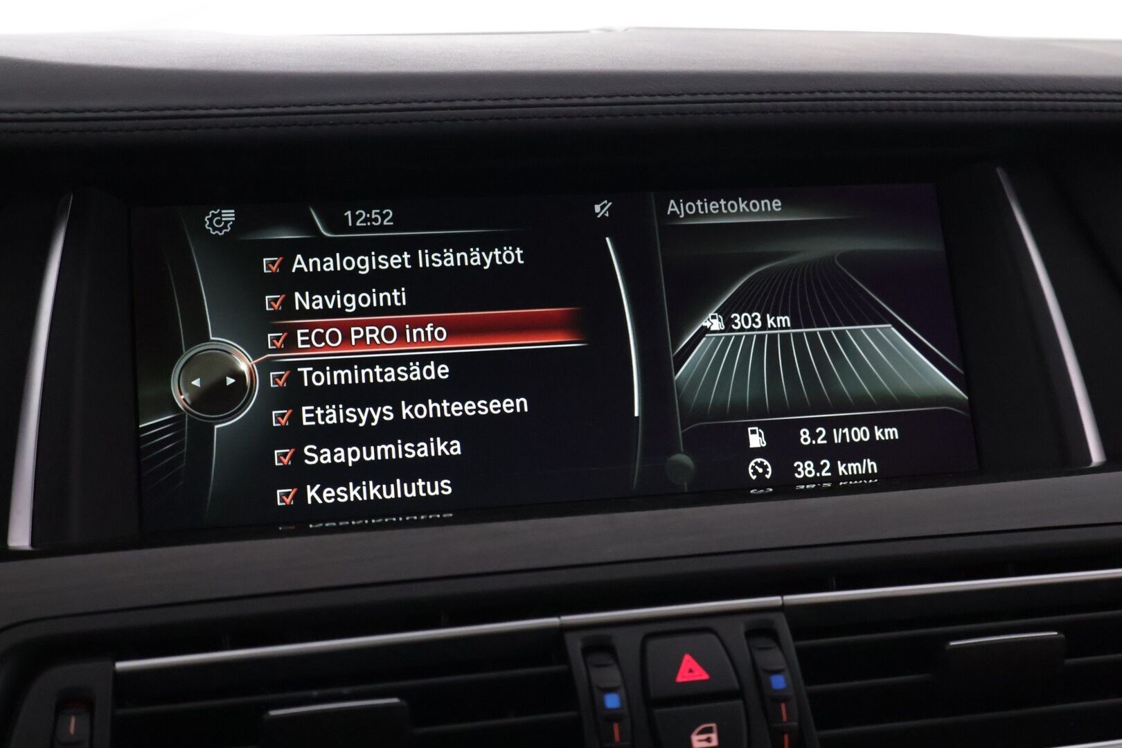 BMW M550D 2014 F11 Touring M550d Sport A xDrive - HUD | Panorama | Prof. Navi | Soft-close | Muistipenkit | Sporttinahat | Shadowline | Pyritbraun Metallic | Suomi-auto | 2x vanteet & renkaat