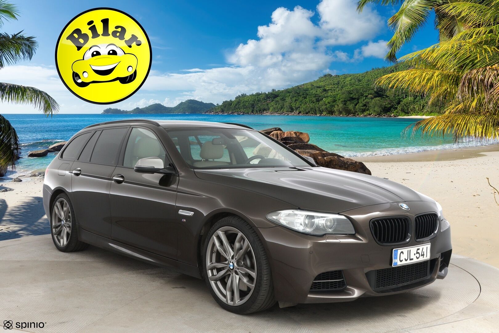 BMW M550D 2014 F11 Touring M550d Sport A xDrive - HUD | Panorama | Prof. Navi | Soft-close | Muistipenkit | Sporttinahat | Shadowline | Pyritbraun Metallic | Suomi-auto | 2x vanteet & renkaat