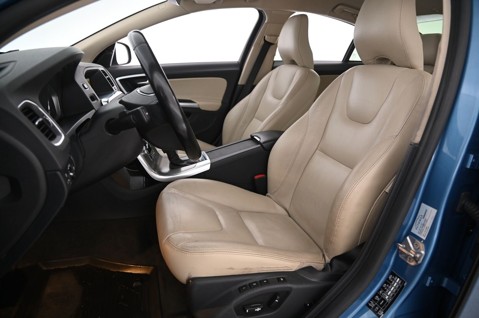 Volvo S60 2014 D4 Business Summum aut - Webasto | Adapt. Vakkari | KeyLess Go | Nahkapenkit | Kuljettajan Penkki Muistilla | Juuri Katsastettu! | 2x Renkaat Aluvanteilla