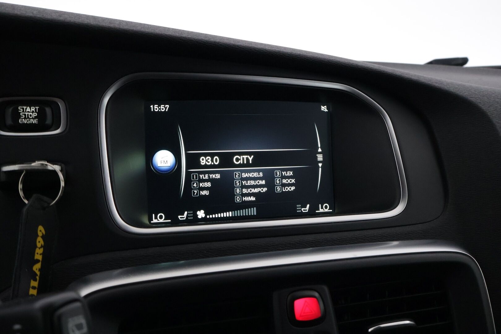 Volvo V40 2015 T2 Business - | Webasto | Lohkolämmitin+ sisä | Vakionopeudensäädin | Navi | 