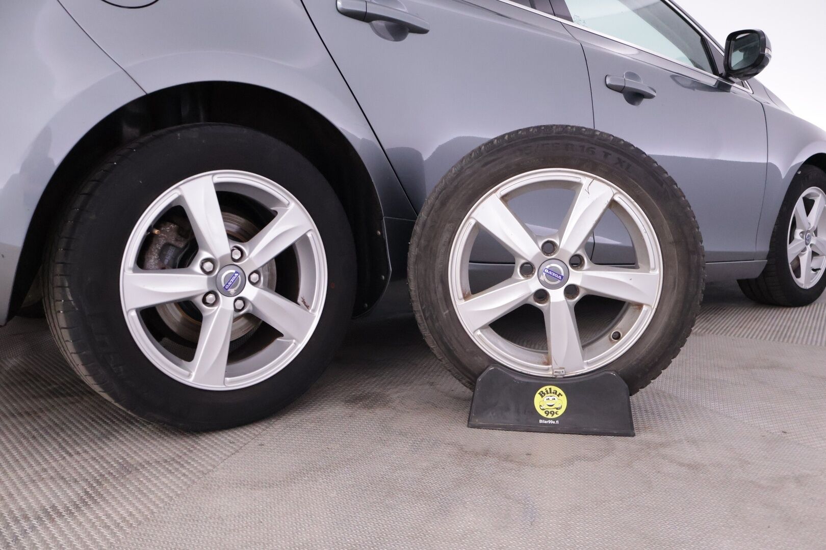 Volvo V40 2015 T2 Business - | Webasto | Lohkolämmitin+ sisä | Vakionopeudensäädin | Navi | 