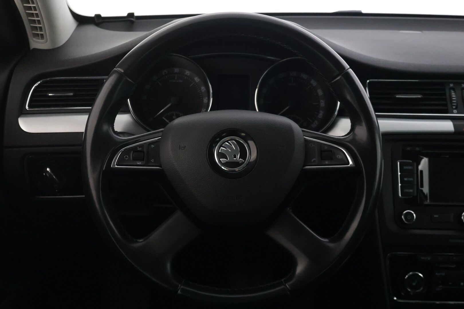 Skoda Superb 2014 2,0 TDI 140 Ambition Business DSG Autom. - | Vakionopeudensäädin | Webasto | KeyLess Go | Navigointijärjestelmä | Pysäköintiavustin | Isofix | Huoltokirja | 