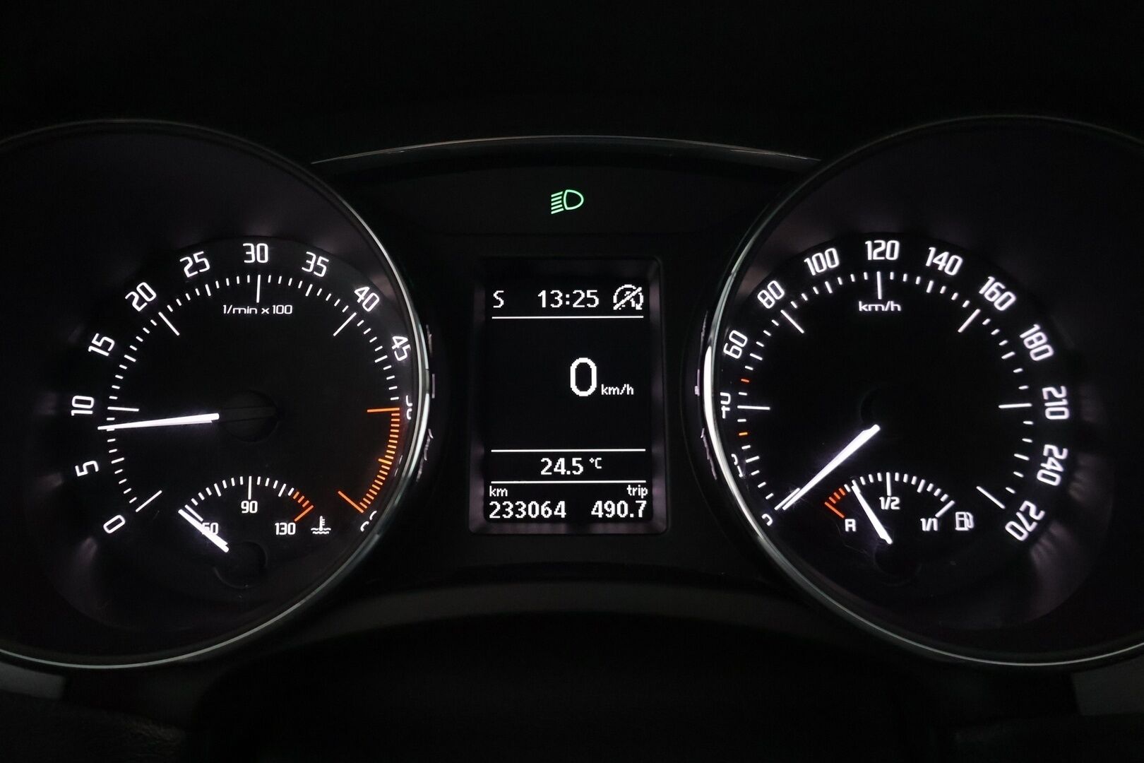Skoda Superb 2014 2,0 TDI 140 Ambition Business DSG Autom. - | Vakionopeudensäädin | Webasto | KeyLess Go | Navigointijärjestelmä | Pysäköintiavustin | Isofix | Huoltokirja | 