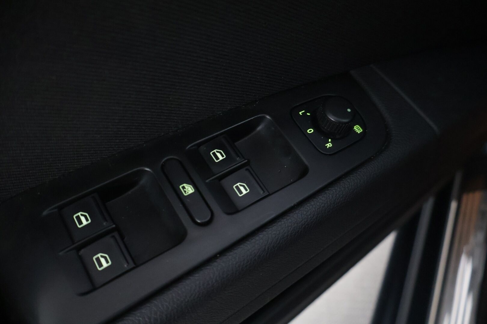 Skoda Superb 2014 2,0 TDI 140 Ambition Business DSG Autom. - | Vakionopeudensäädin | Webasto | KeyLess Go | Navigointijärjestelmä | Pysäköintiavustin | Isofix | Huoltokirja | 