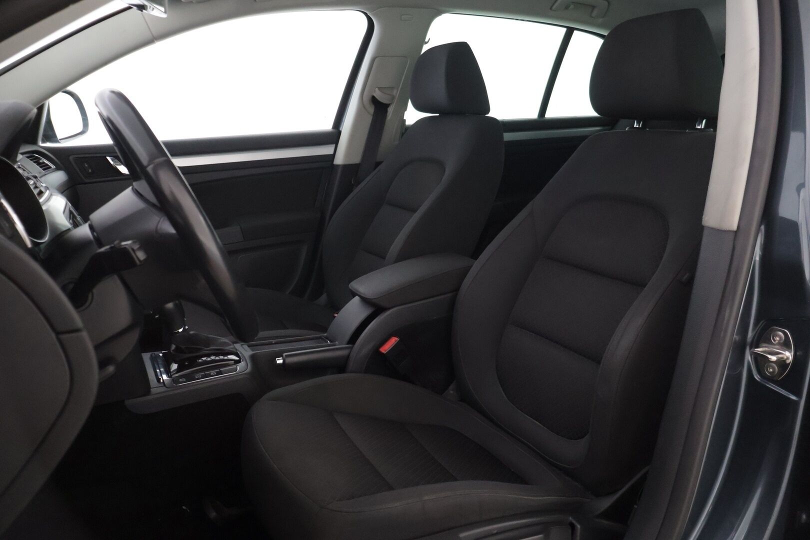 Skoda Superb 2014 2,0 TDI 140 Ambition Business DSG Autom. - | Vakionopeudensäädin | Webasto | KeyLess Go | Navigointijärjestelmä | Pysäköintiavustin | Isofix | Huoltokirja | 