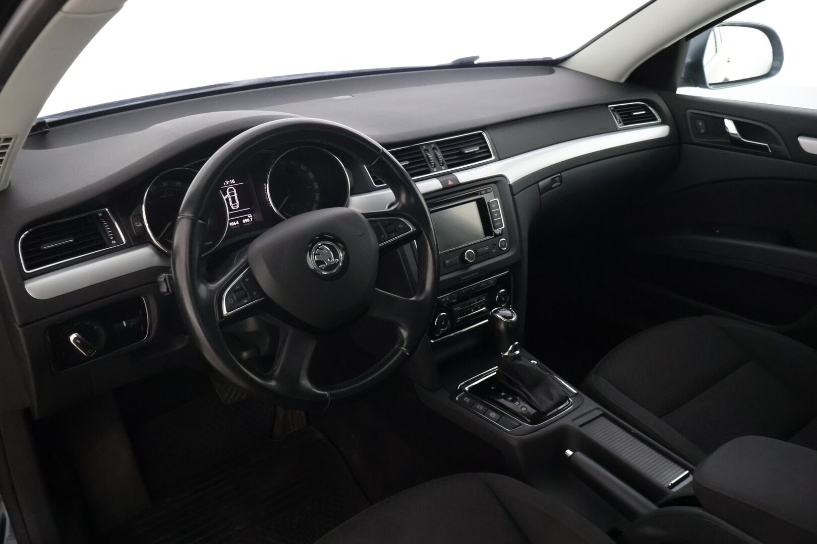 Skoda Superb 2014 2,0 TDI 140 Ambition Business DSG Autom. - | Vakionopeudensäädin | Webasto | KeyLess Go | Navigointijärjestelmä | Pysäköintiavustin | Isofix | Huoltokirja | 