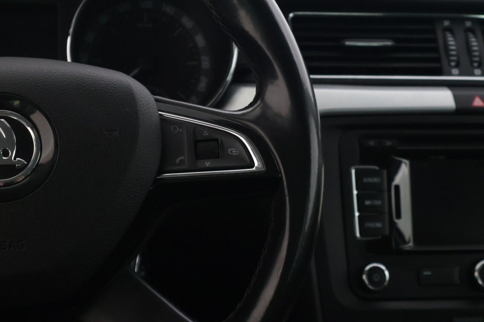 Skoda Superb 2014 2,0 TDI 140 Ambition Business DSG Autom. - | Vakionopeudensäädin | Webasto | KeyLess Go | Navigointijärjestelmä | Pysäköintiavustin | Isofix | Huoltokirja | 
