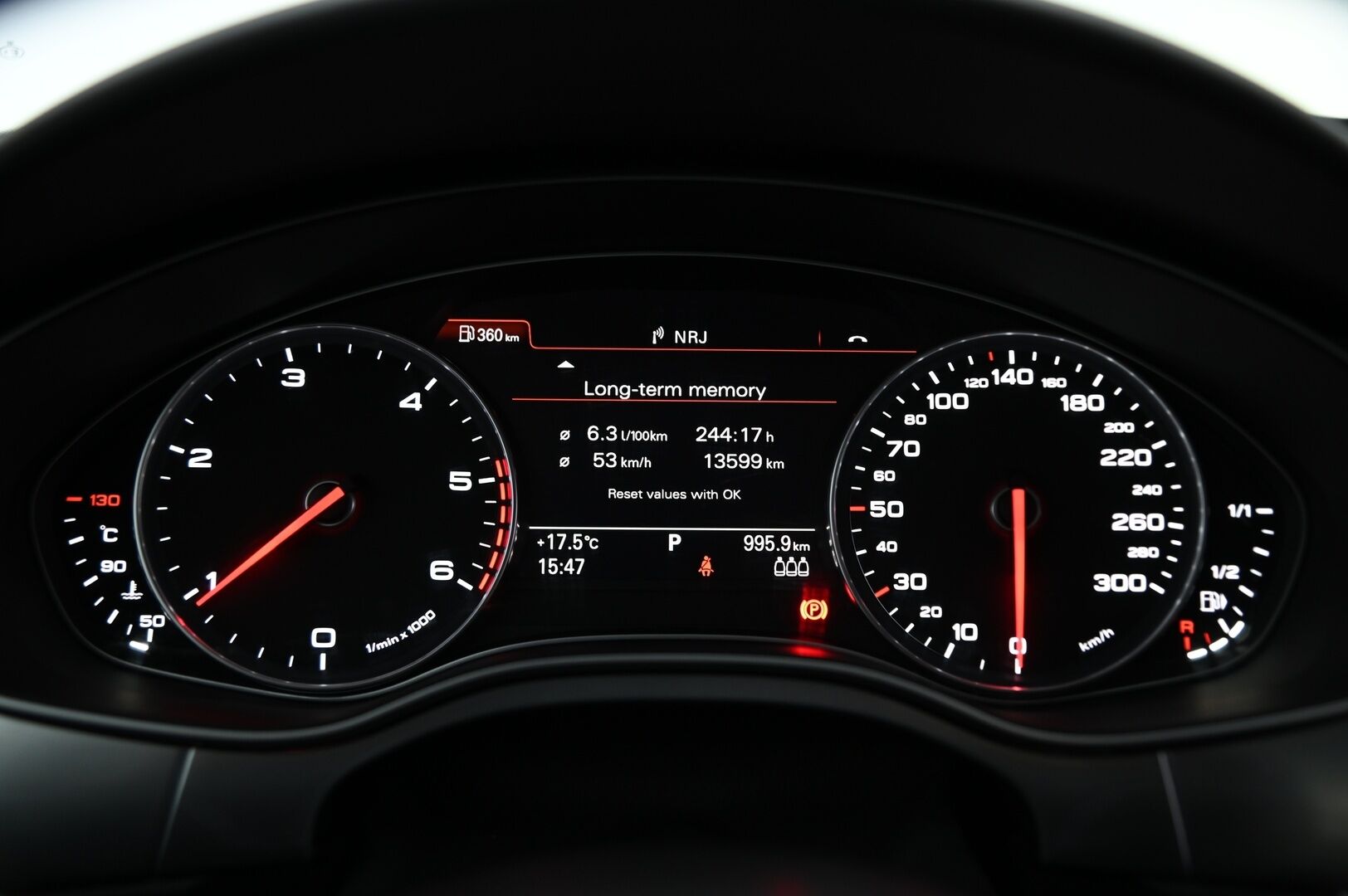 Audi A6 2014 Sedan Business Sport Edition 2,0 TDI 100 kW - Vakkari / Koukku / Sporttipenkit / S.luukku / Lohko.S.Pistoke