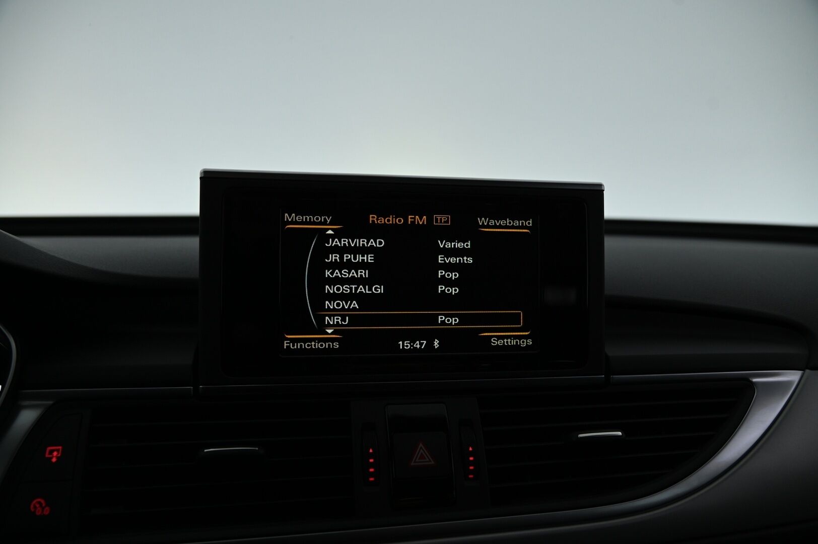 Audi A6 2014 Sedan Business Sport Edition 2,0 TDI 100 kW - Vakkari / Koukku / Sporttipenkit / S.luukku / Lohko.S.Pistoke