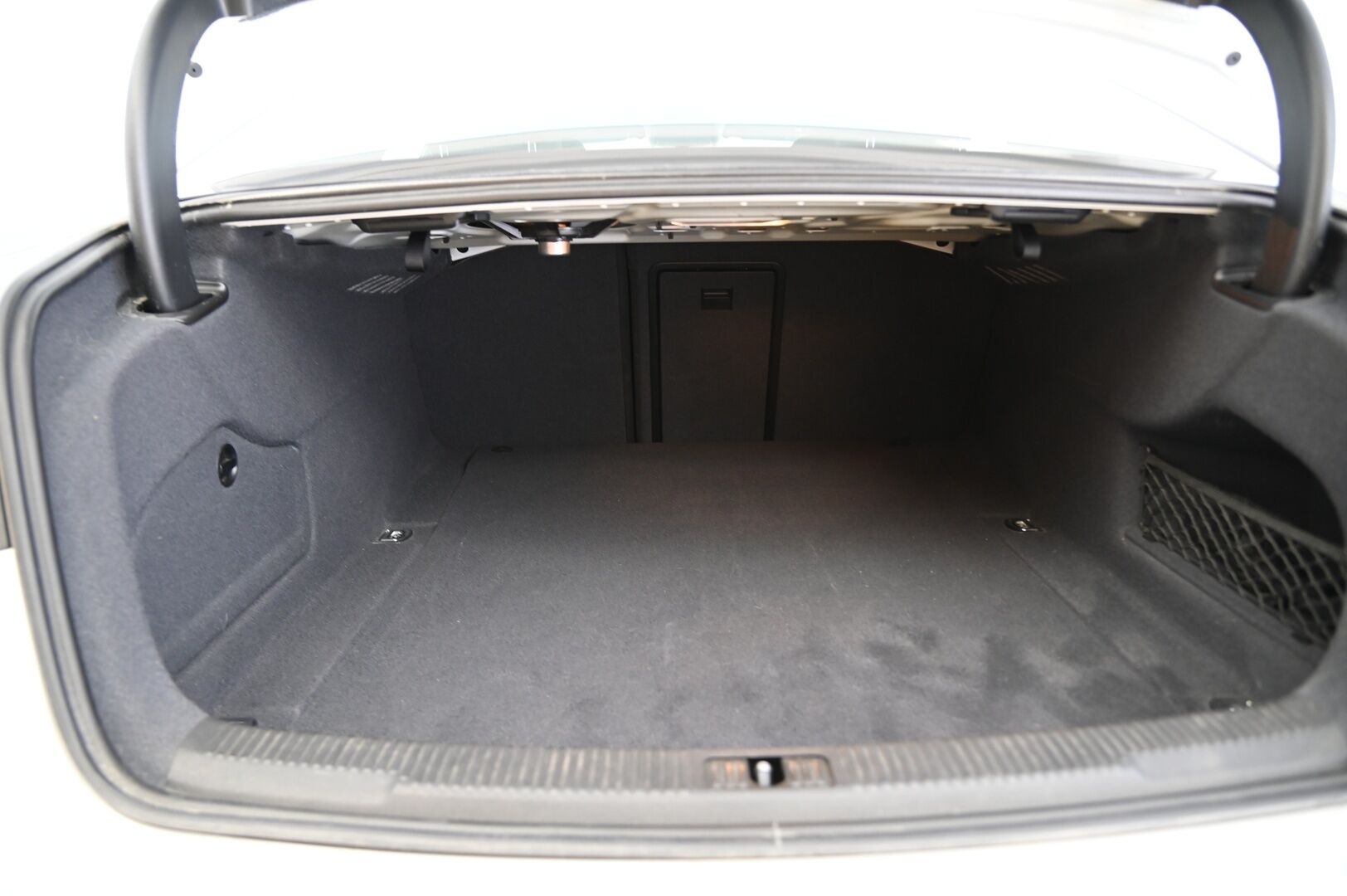 Audi A6 2014 Sedan Business Sport Edition 2,0 TDI 100 kW - Vakkari / Koukku / Sporttipenkit / S.luukku / Lohko.S.Pistoke