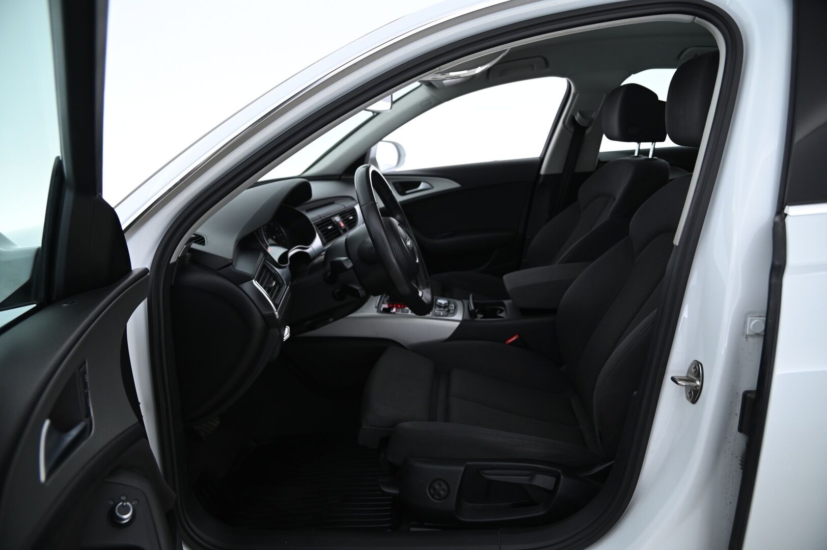 Audi A6 2014 Sedan Business Sport Edition 2,0 TDI 100 kW - Vakkari / Koukku / Sporttipenkit / S.luukku / Lohko.S.Pistoke