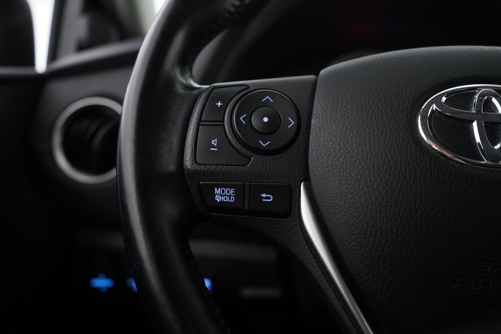 Toyota Auris 2015 Touring Sports 1,6 Valvematic Active Edition - Suomi-auto / 2x Toyotan vanteet / Merkkihuollettu 
