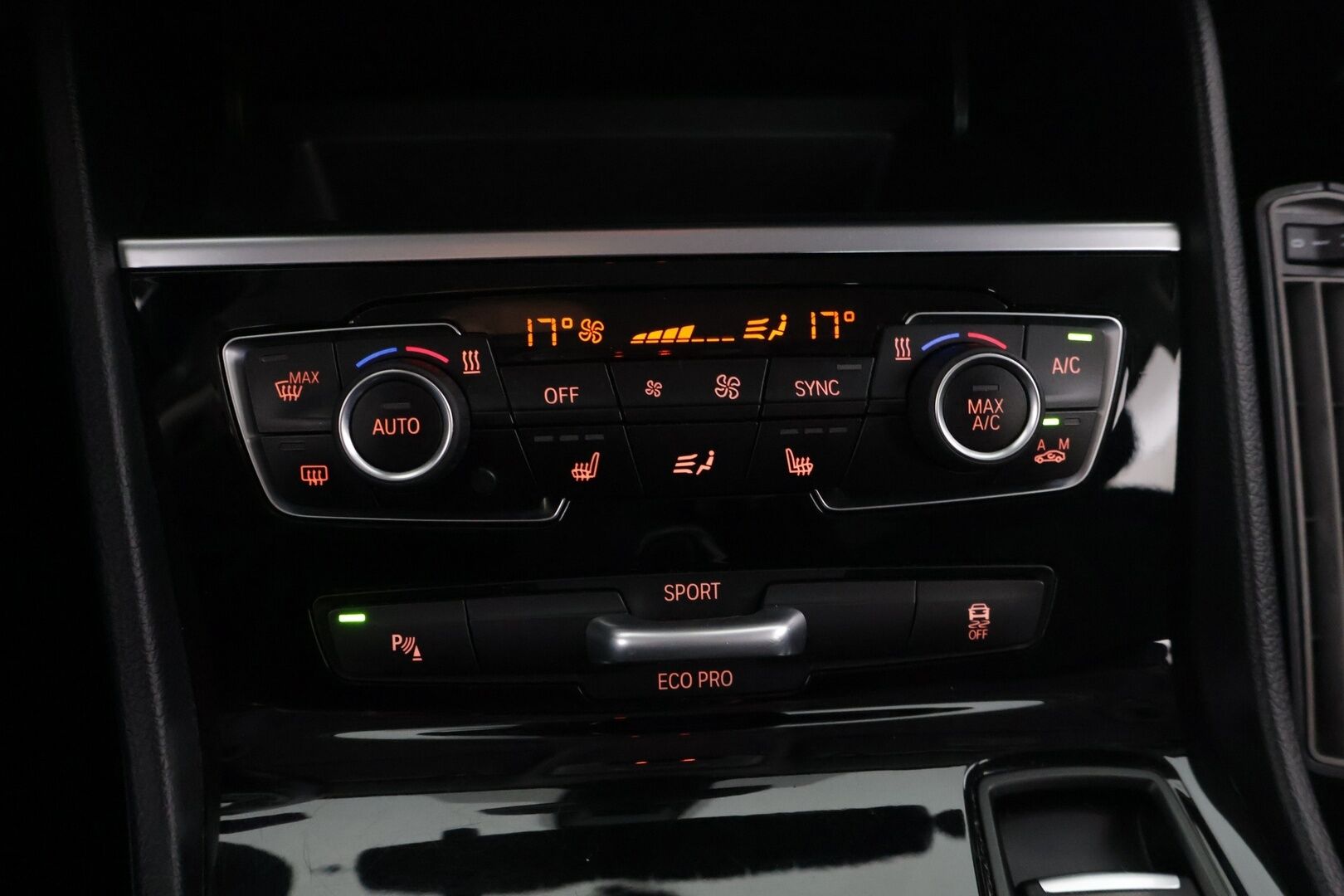 BMW 218 2015 F45 Active Tourer 218i A Business - ** Vakkari / Lohko / Xenon / Bluetooth **
