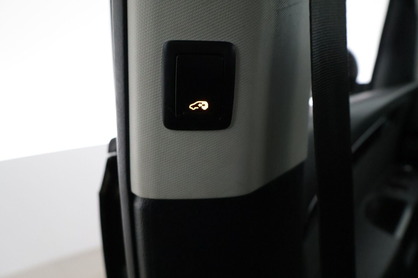 Seat Alhambra 2015 2,0 TDI 140 Style Business DSG 7H ** 7-Paikkainen / Panorama / Sähköiset liukuovet / Koukku** - Kahdet renkaat / Juuri katsastettu / Vakkari / Tutkat